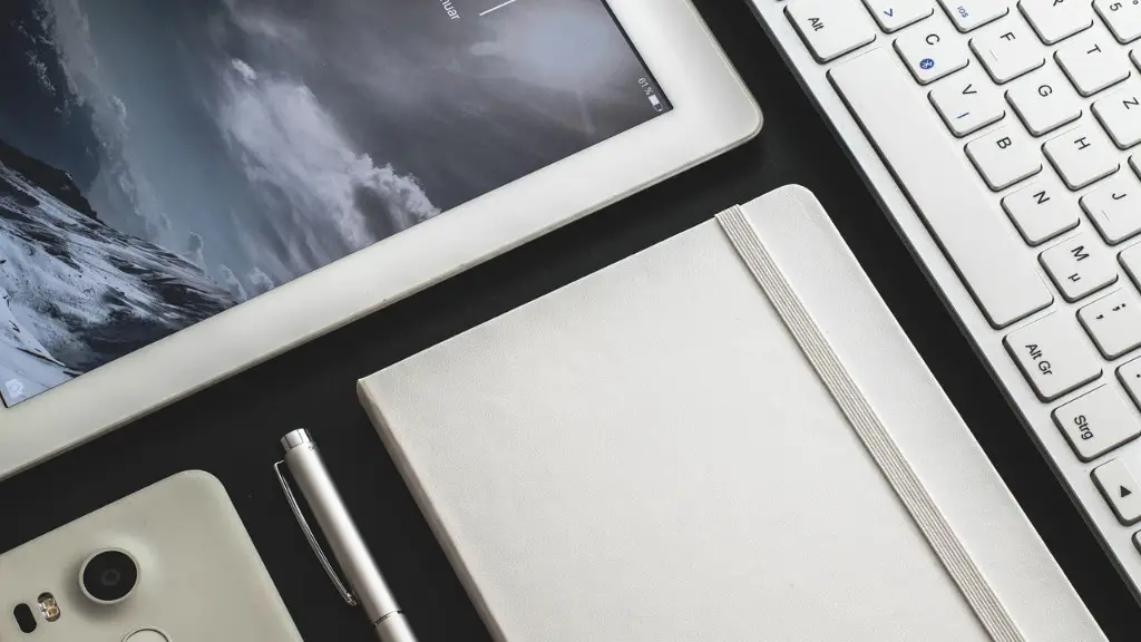 How many managing directors can a private limited company have?